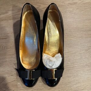 Nine West Black heels with Gold Detail